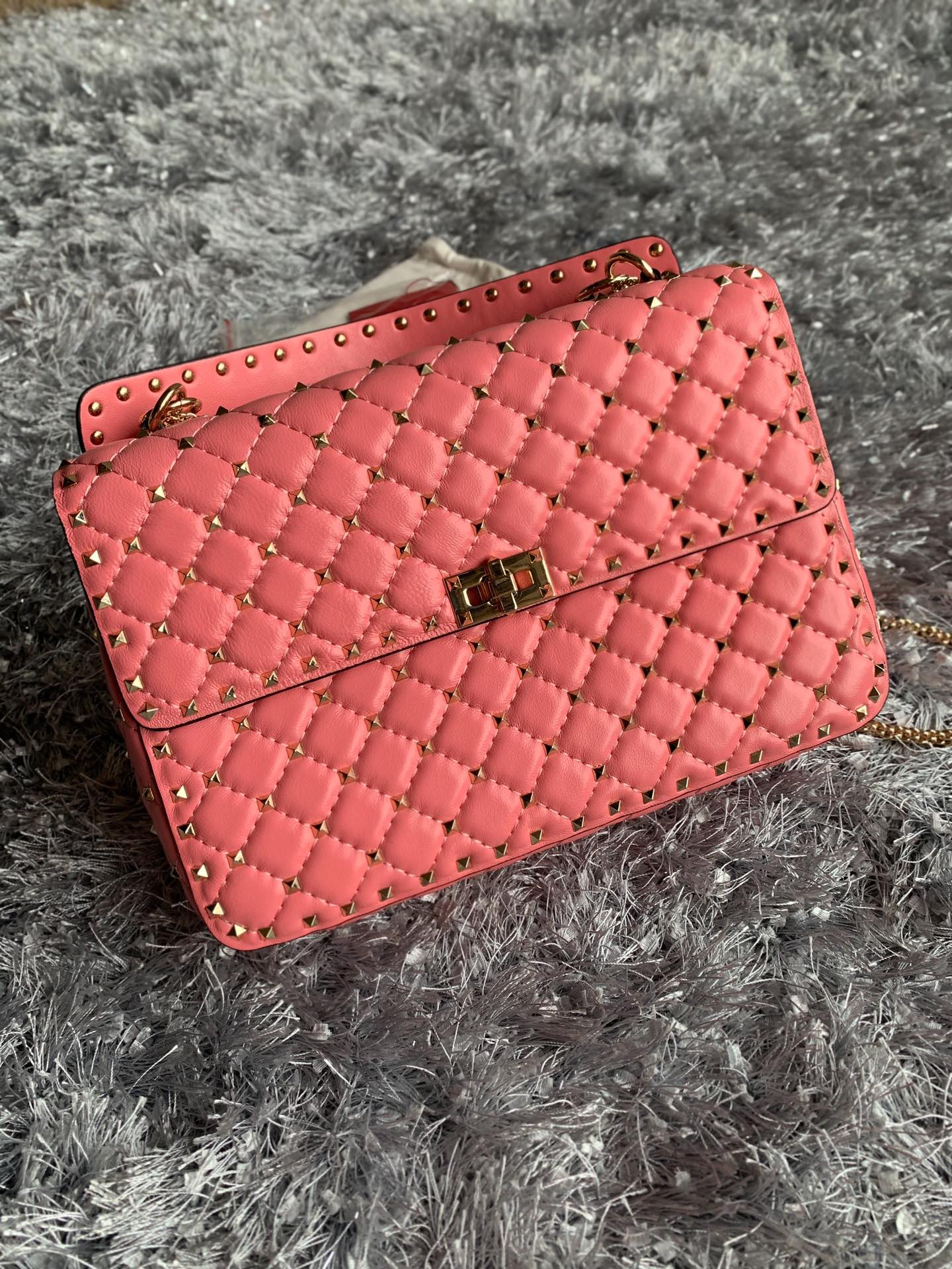 Valentino Garavani Rockstud Spike Big Chain Bag in Rose Pink Supple Lambskin Nappa